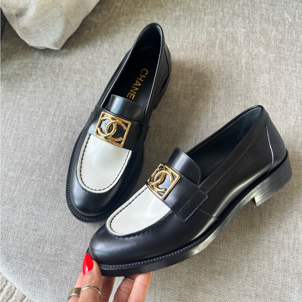 CHANEL Loafers *BRAND NEW* size 39 - Picture 2 of 6